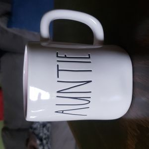 Rae Dunn "Auntie" Mug